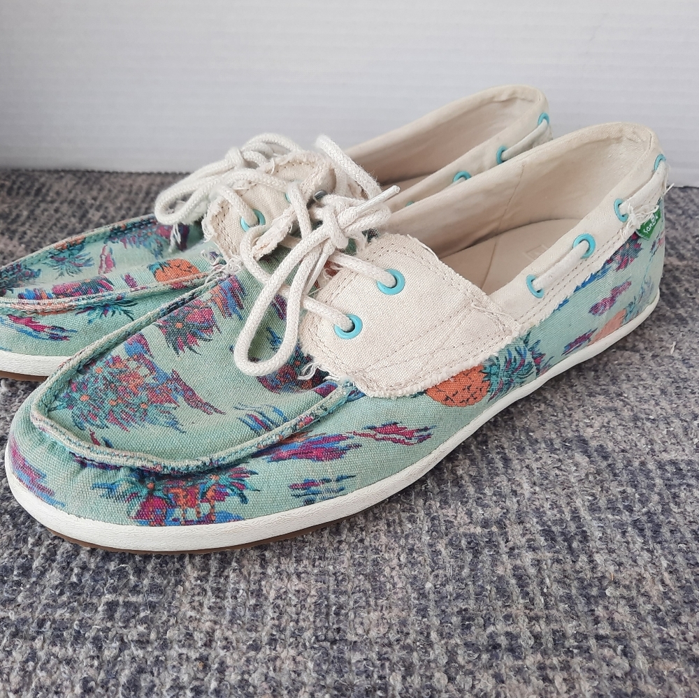 Sanuk sz 9 slip on beach summer comfortable